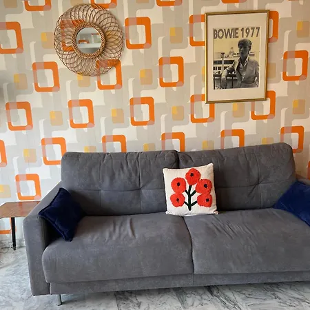 アパート Next To The *